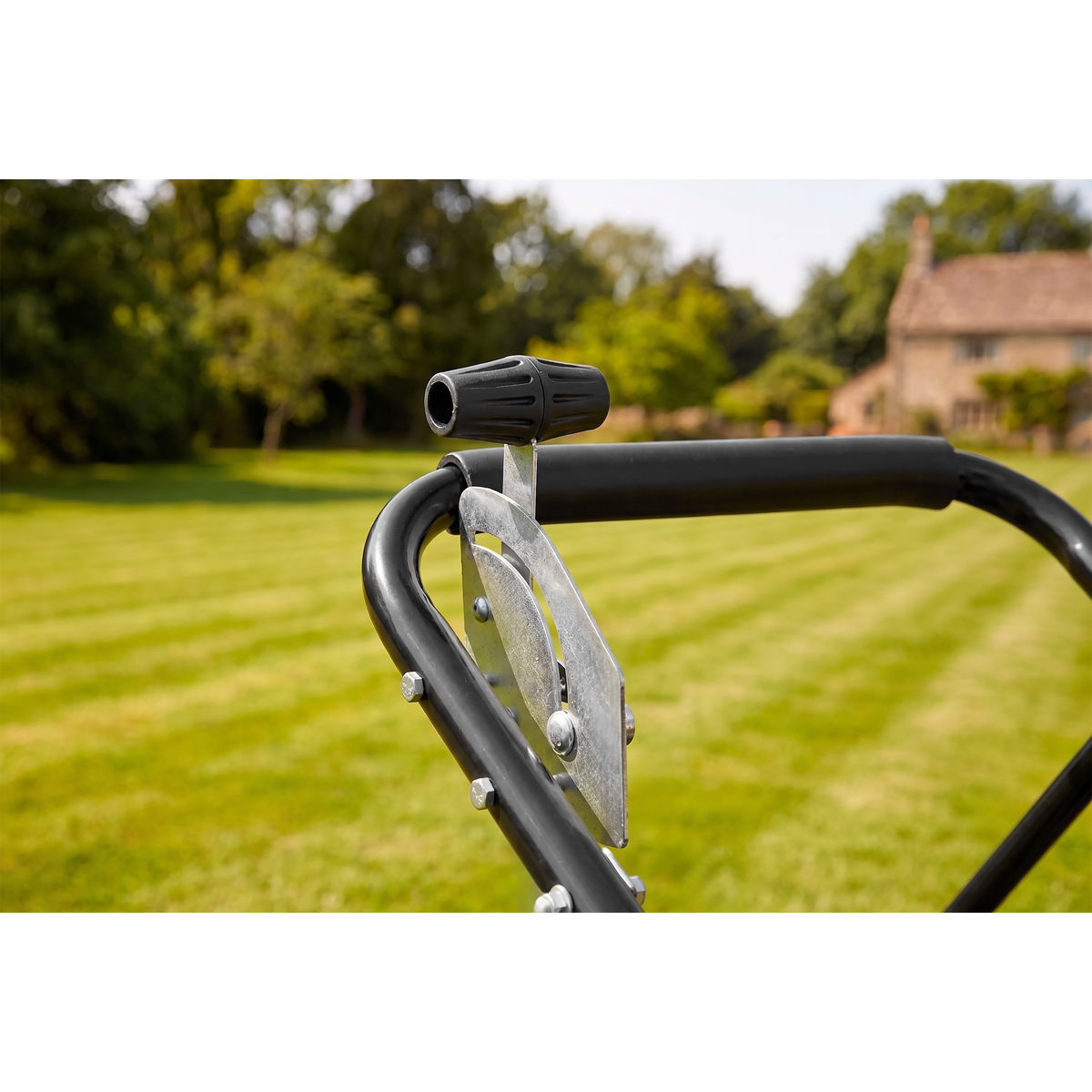 Walk Behind Broadcast Spreader 37kg Capacity SPB37W