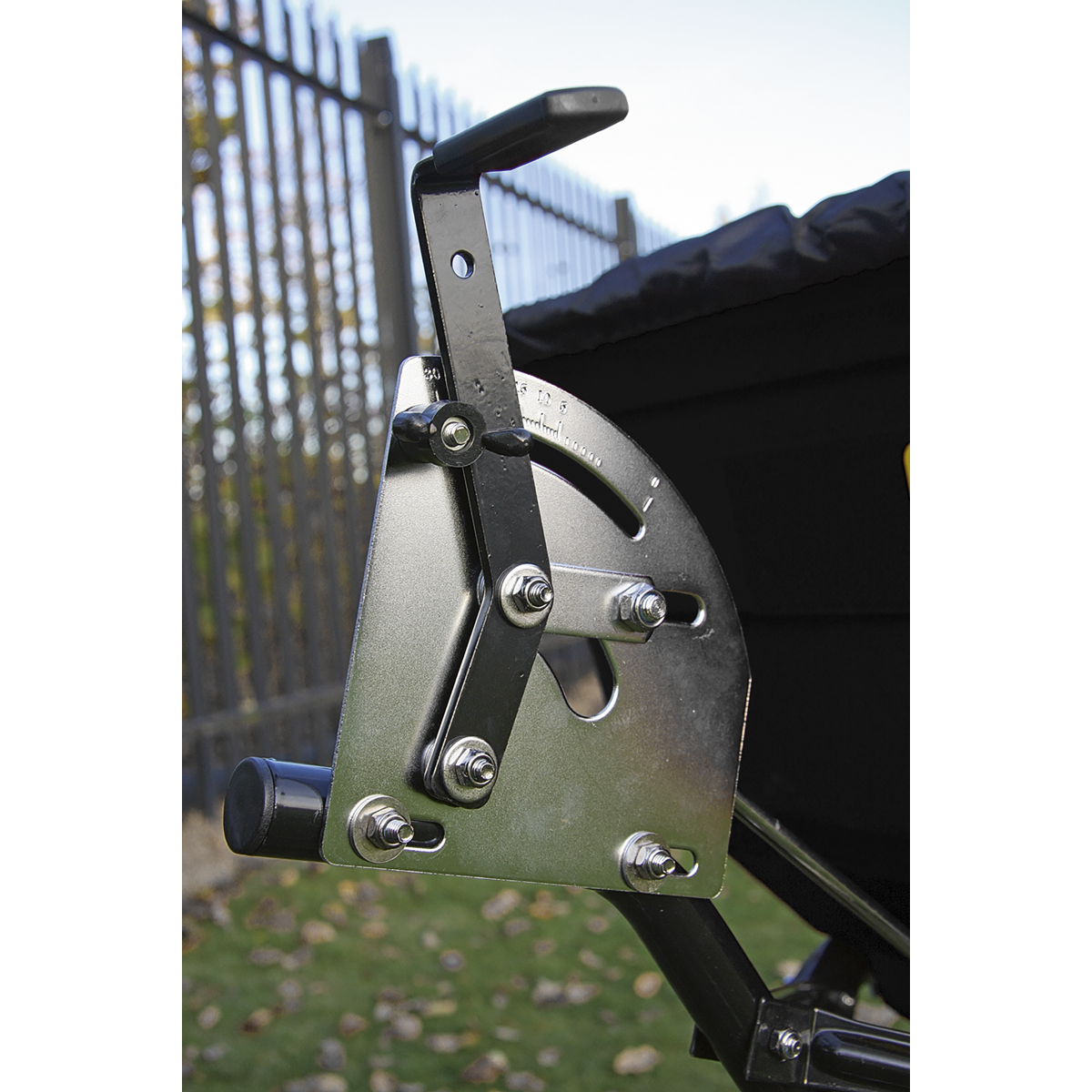 Tow Behind Broadcast Spreader 80kg SPB80T