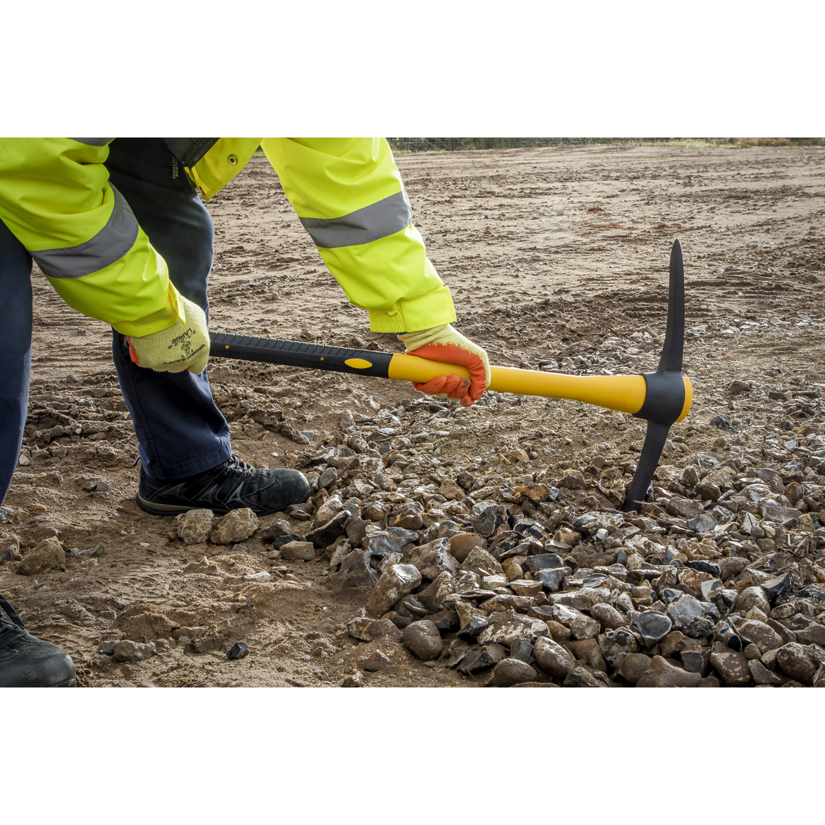 Railroad Pick Axe with Fibreglass Handle SR704