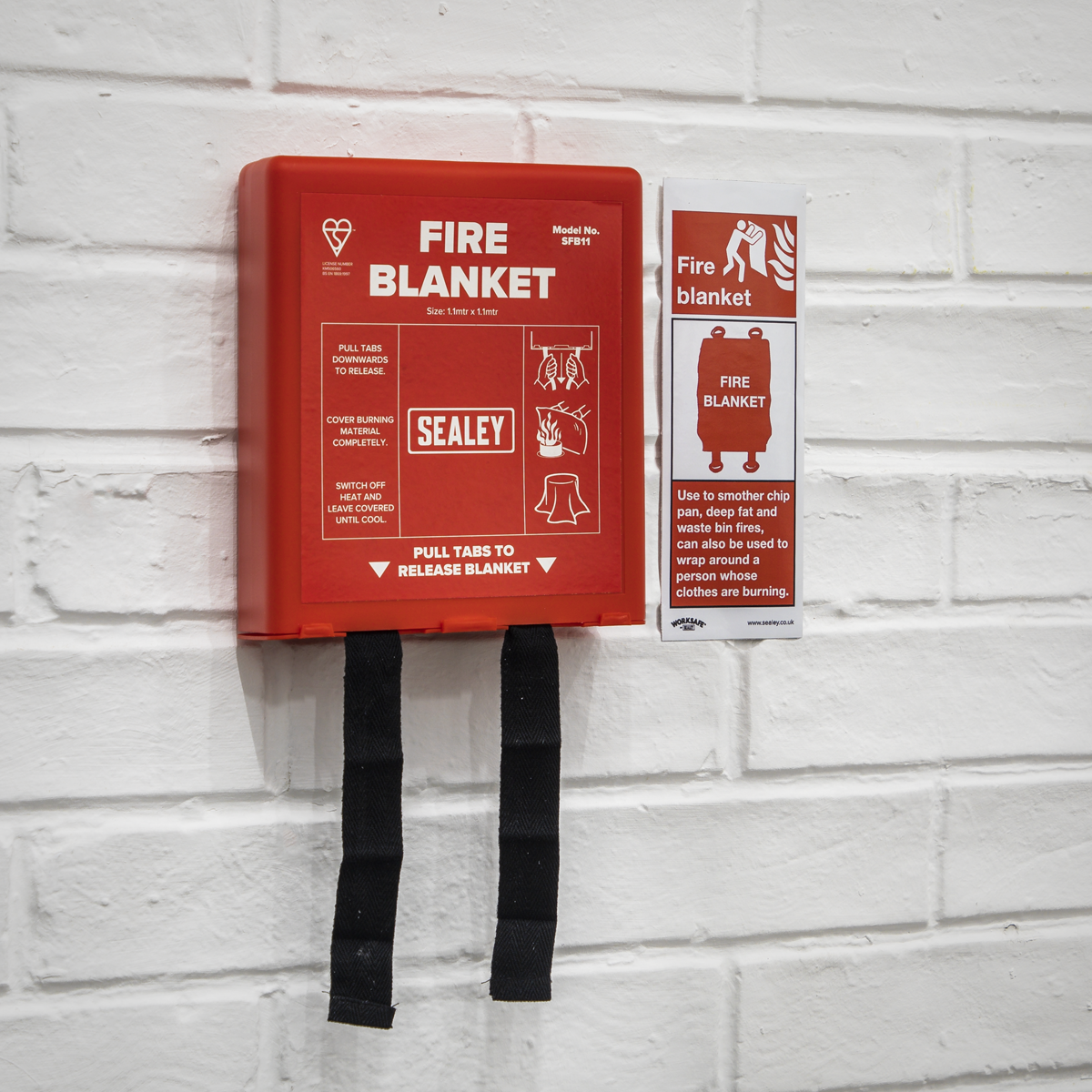 Fire Blanket Safety Sign - Rigid Plastic SS53P1