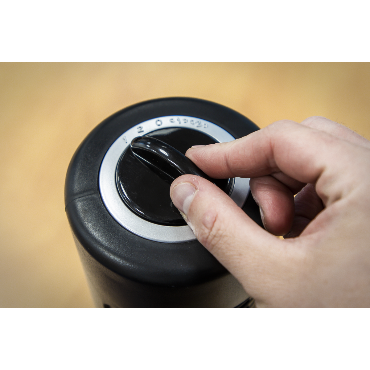 12" Oscillating Desk Tower Fan 2-Speed 230V STF12C