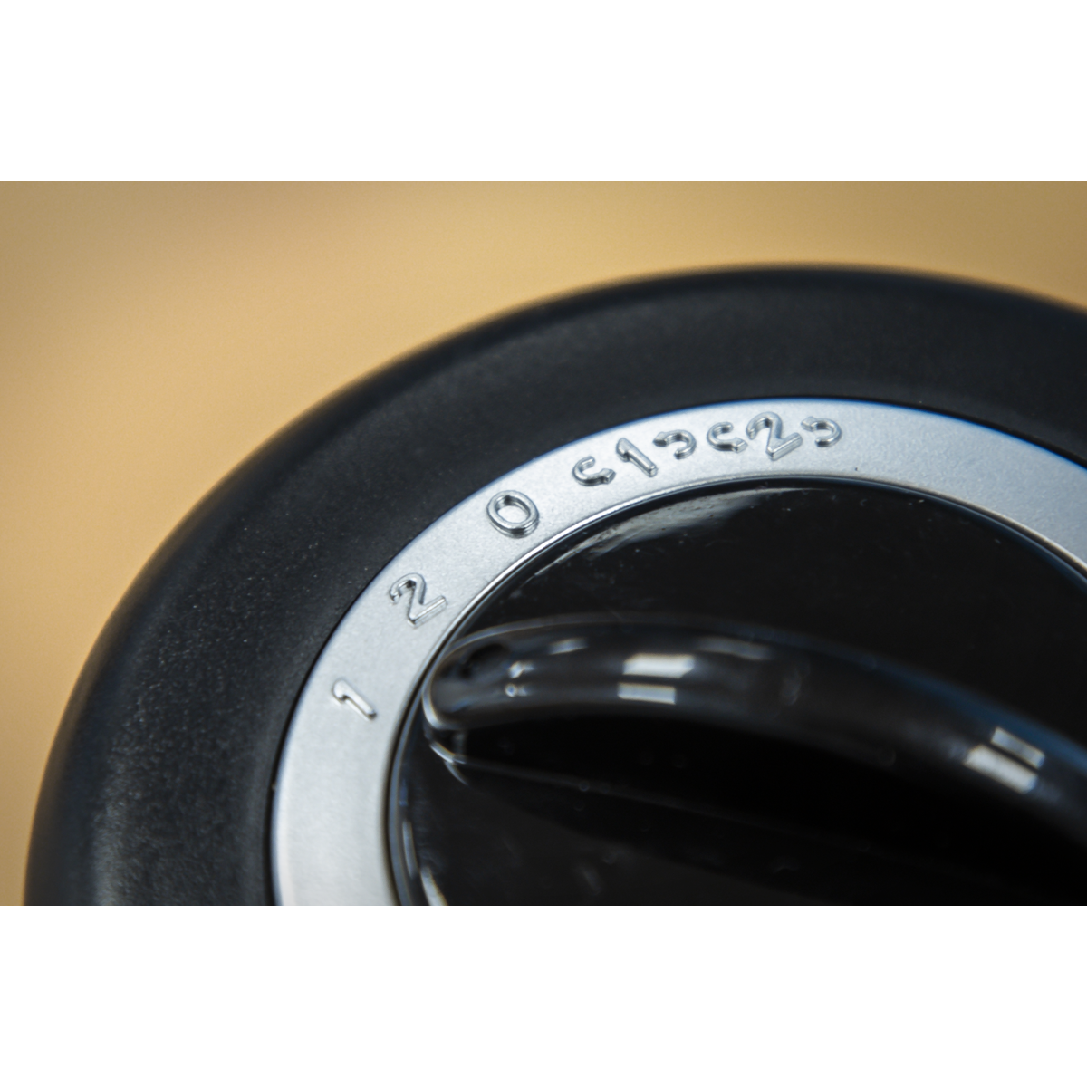 12" Oscillating Desk Tower Fan 2-Speed 230V STF12C