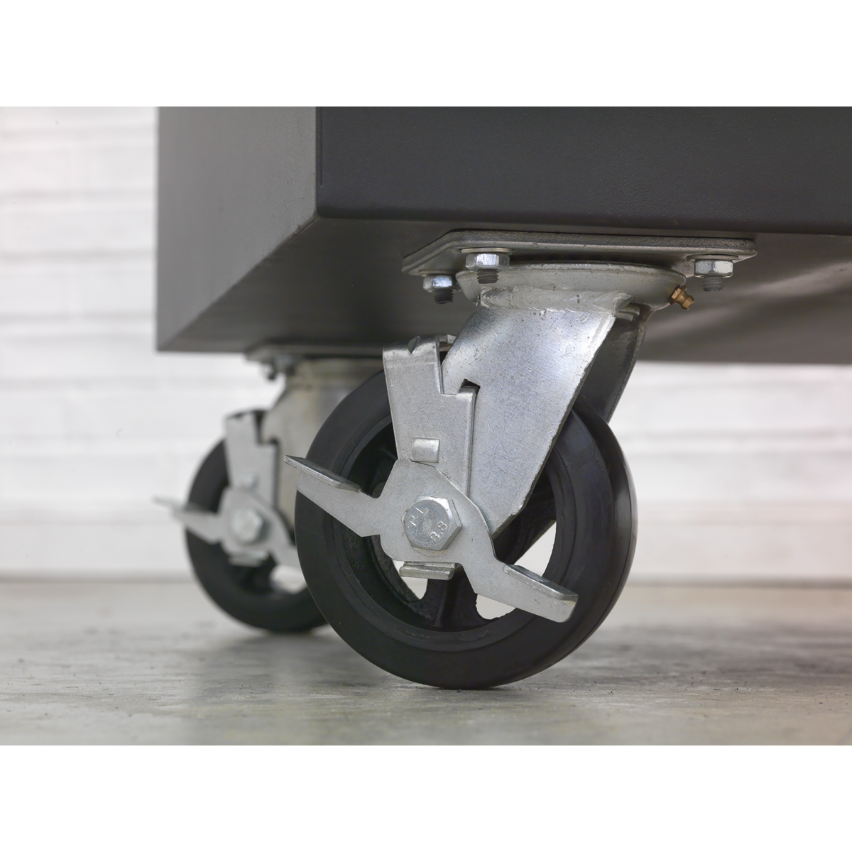 Heavy-Duty Tool Vault with Wheel Kit STV01COMBO