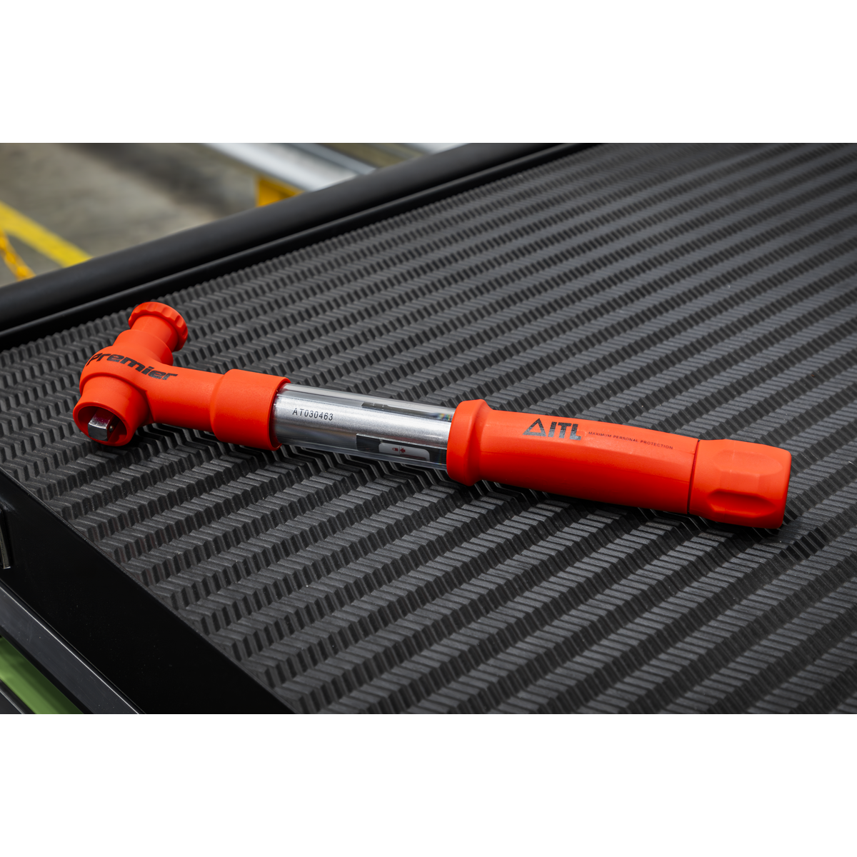 Insulated Torque Wrench 3/8"Sq Drive 12-60Nm STW803