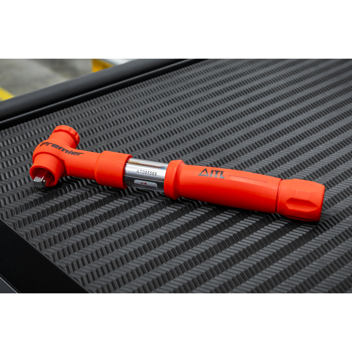 Insulated Torque Wrench 3/8"Sq Drive 5-25Nm STW805