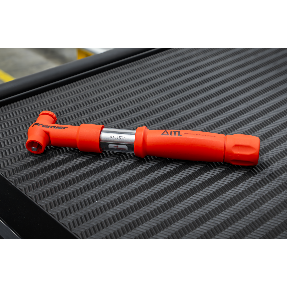 Insulated Torque Wrench 1/4"Sq Drive 2-12Nm STW806
