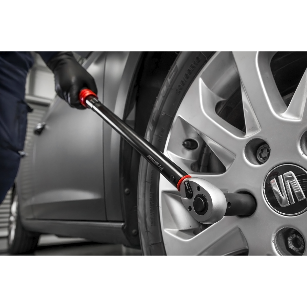 Calibrated Micrometer Torque Wrench 1/2"Sq Drive 60-330Nm STW905B