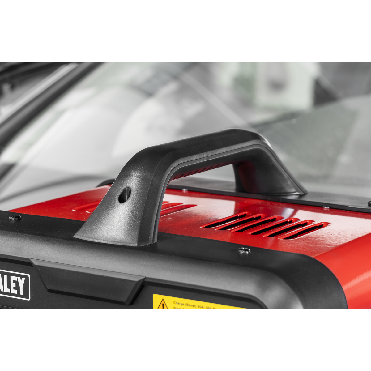 12/24V Starter/Charger 200/45A 230V SUPERBOOST200