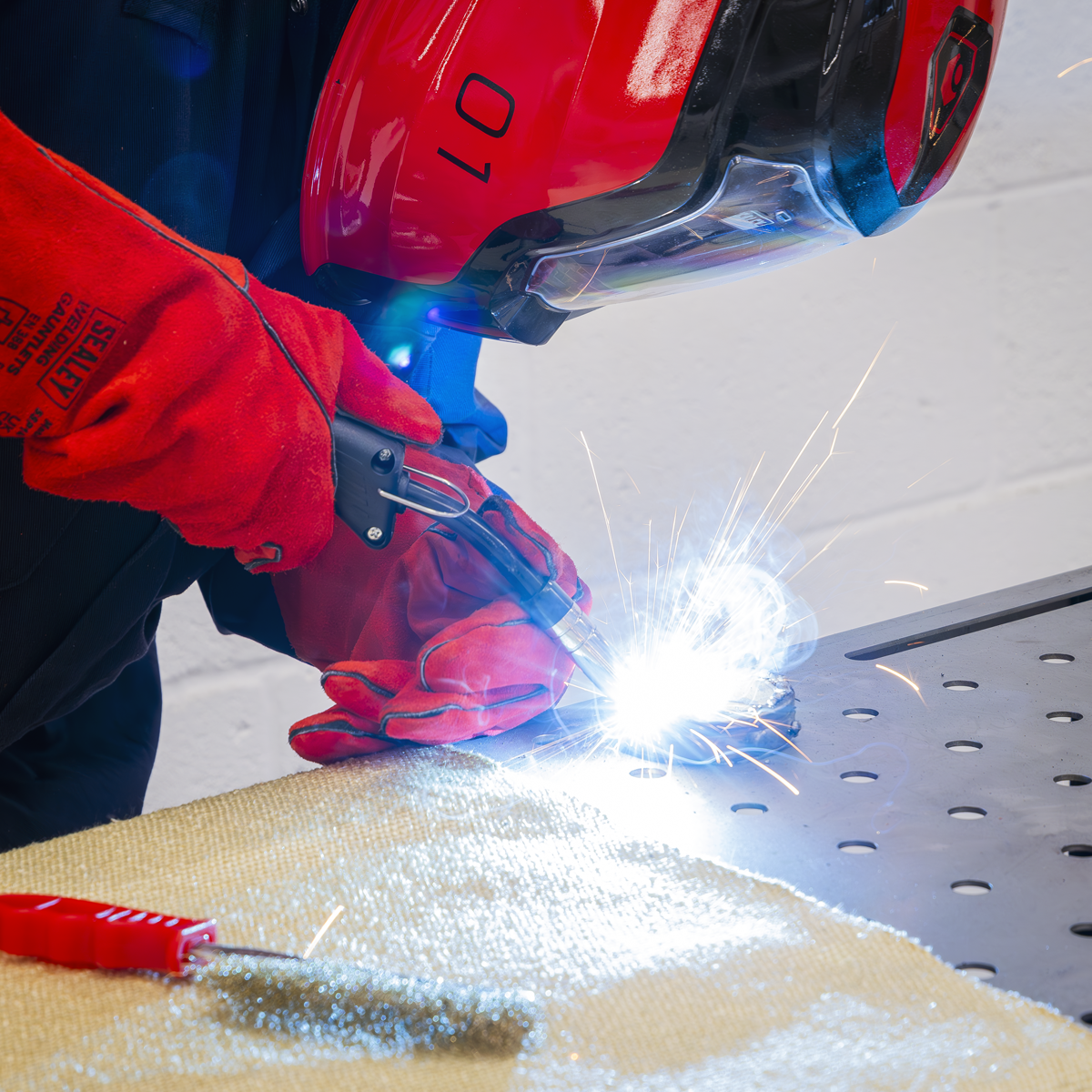 Mini Portable Gas/Gasless MIG Welder 130A 230V SUPERMIG130