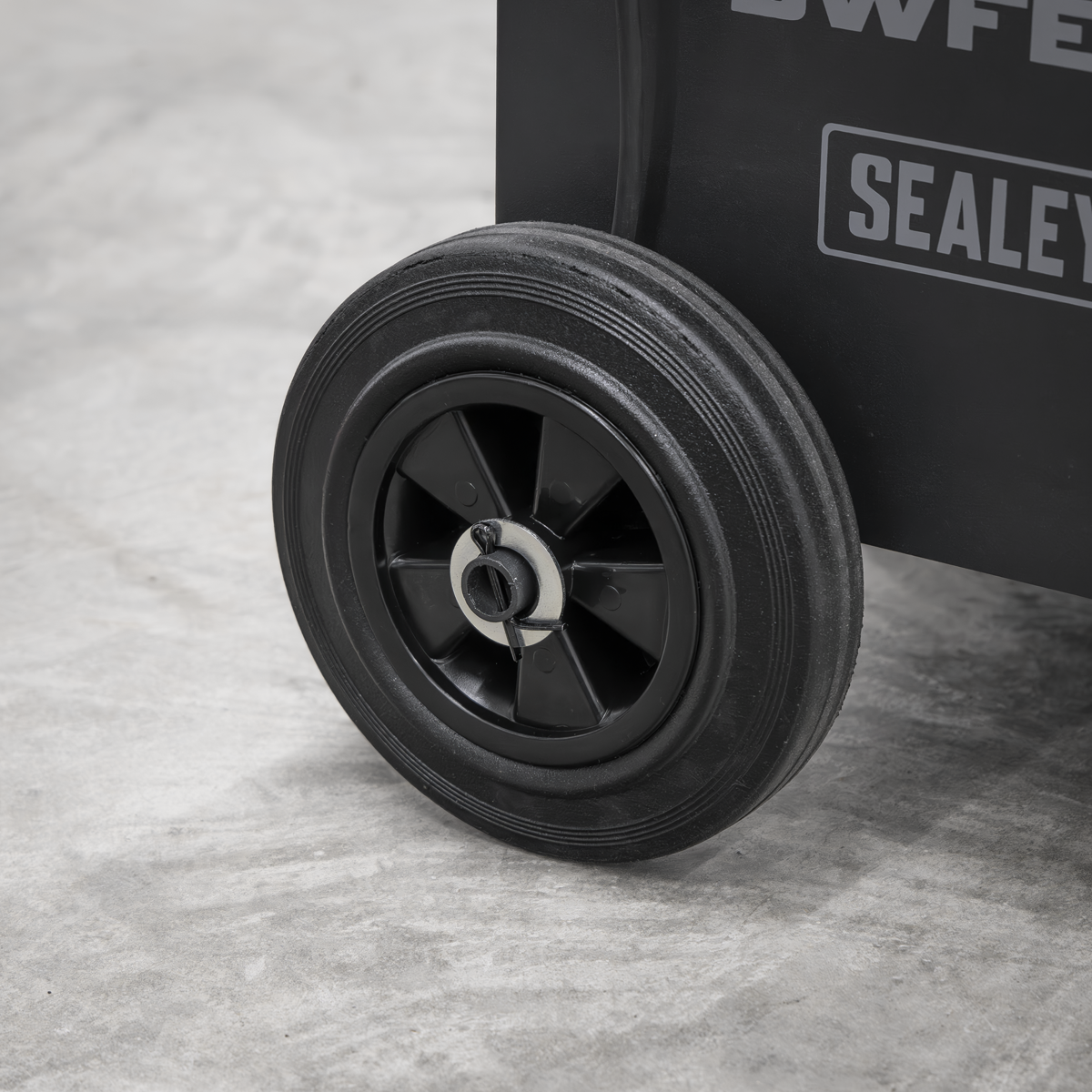 3-Speed Wall Fan with Remote Control 18" 230V SWF18WR