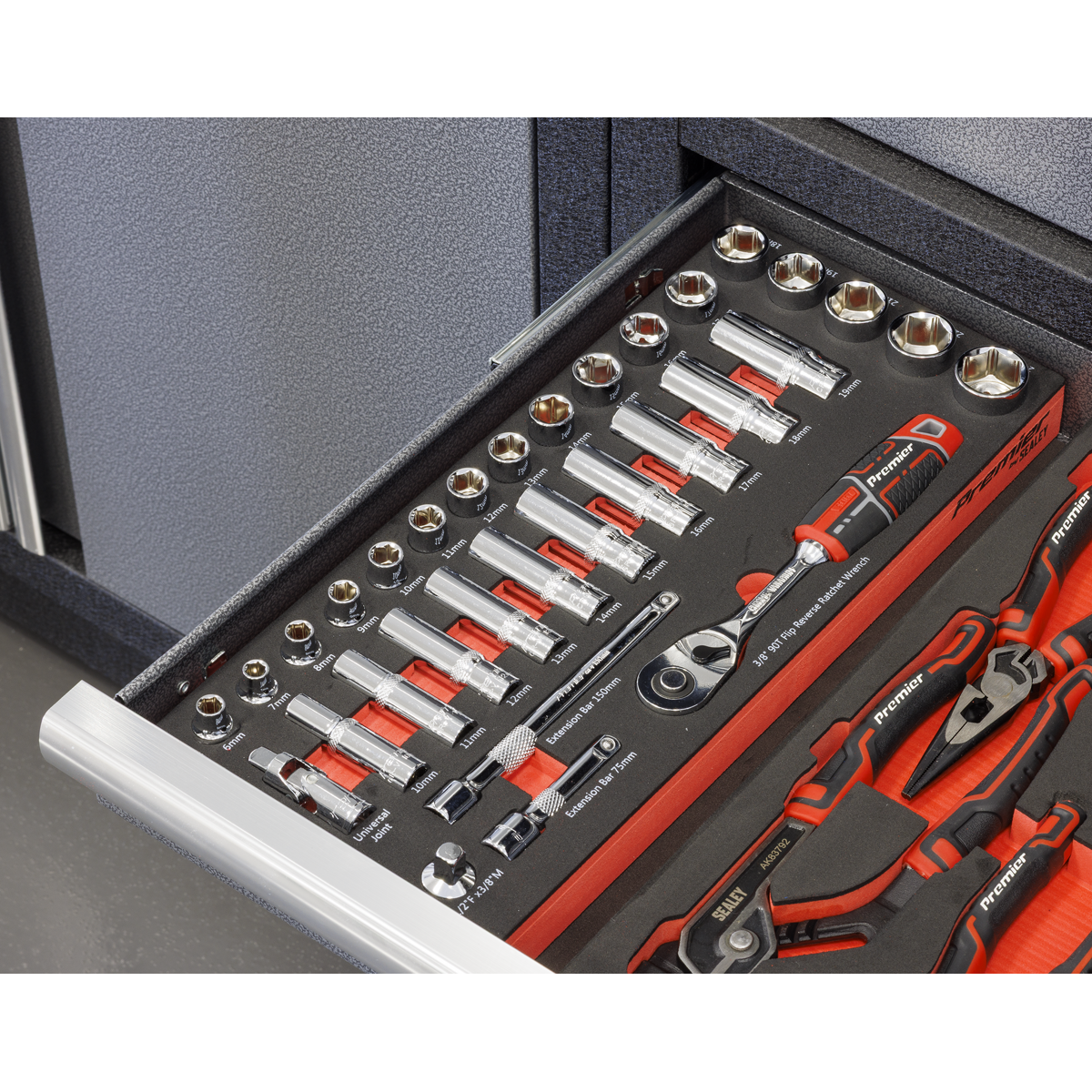 Socket Set with Tool Tray 3/8"Sq Drive 32pc TBT41