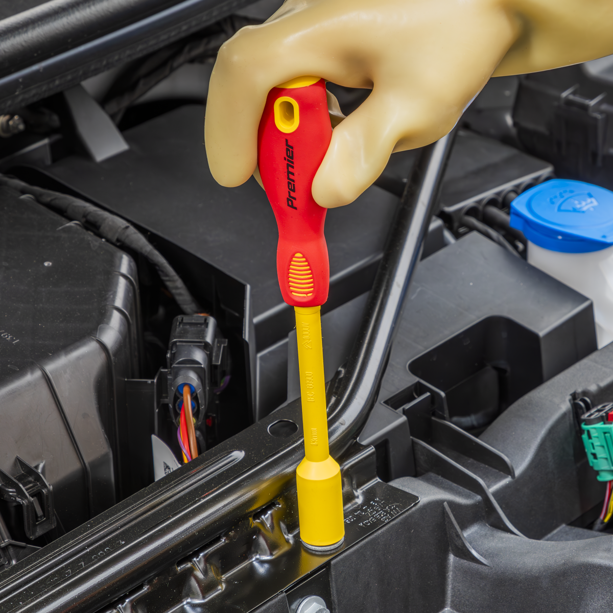 Insulated Nut Driver Set with Tool Tray 5pc - VDE Approved TBTE08