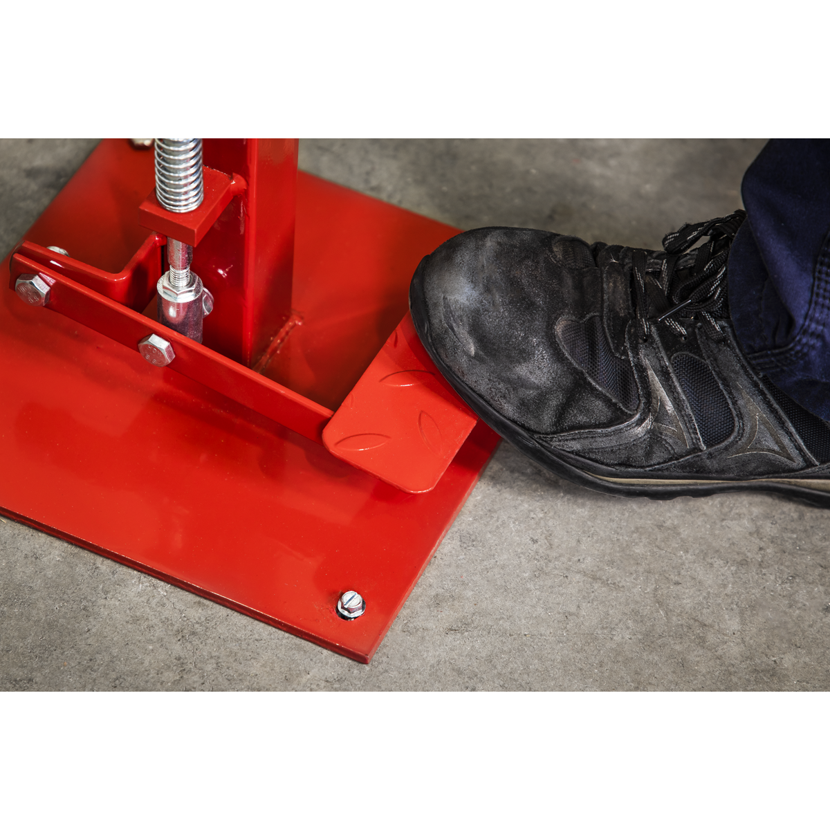 Manual Tyre Spreader with Stand TC970