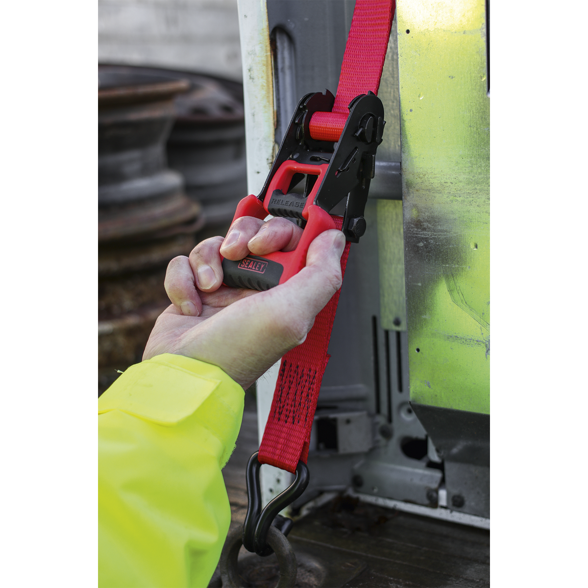 Ratchet Straps Polyester Webbing with J-Hooks 32mm x 4.9m 1200kg Breaking Strength - 2 Pairs TD41248JD