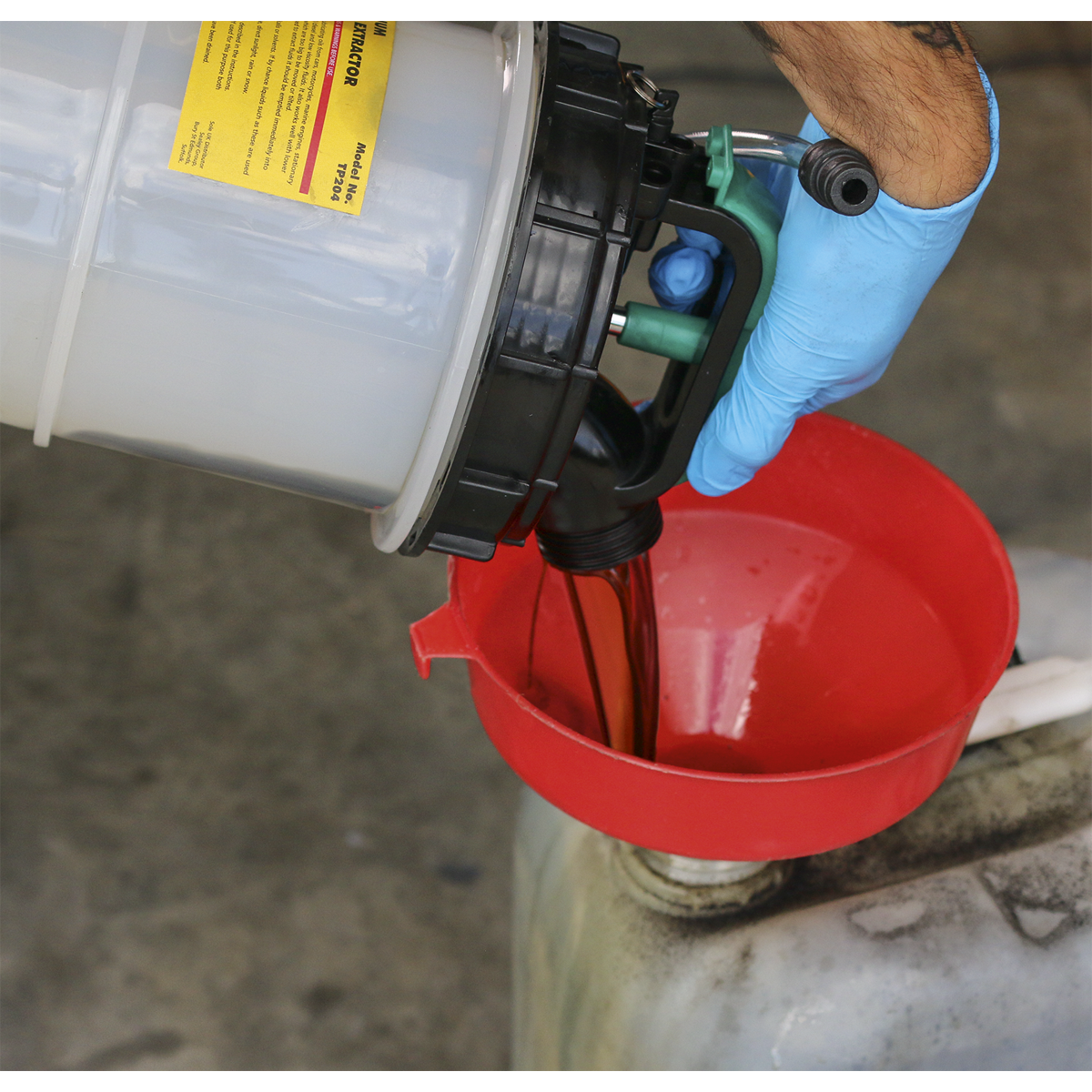 Vacuum Fuel/Fluid Extractor 8L TP204