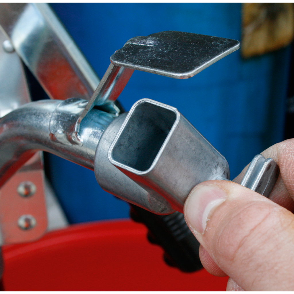 Heavy-Duty Lever Pump with Swivel Handle TP6802
