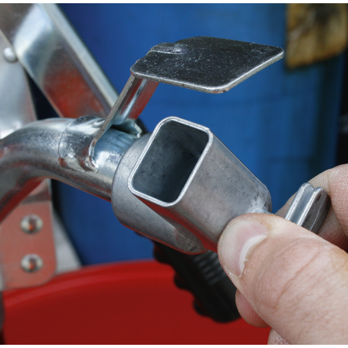 Heavy-Duty Lever Pump with Swivel Handle TP6802