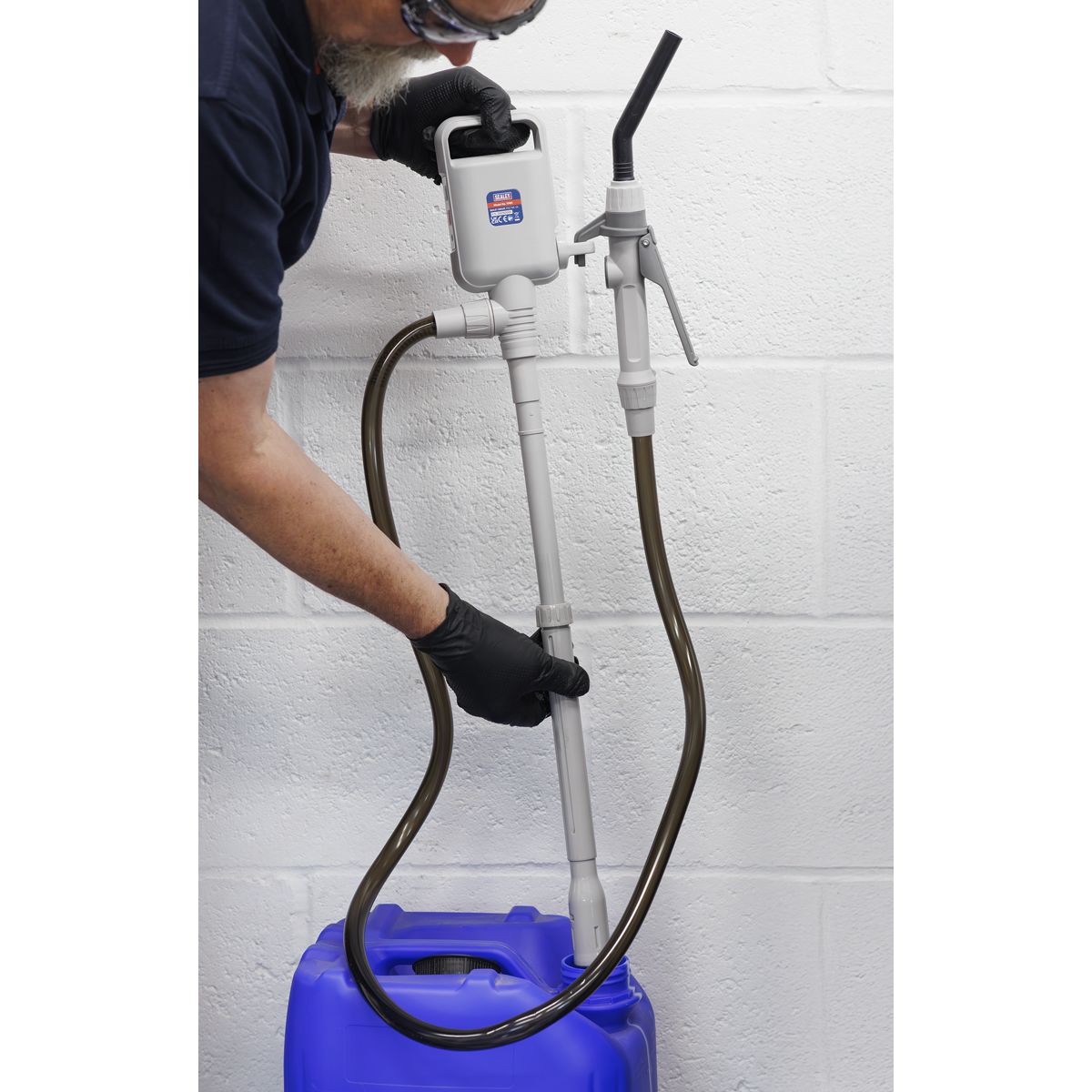Battery Operated Fluid Transfer Pump with Nozzle TP81
