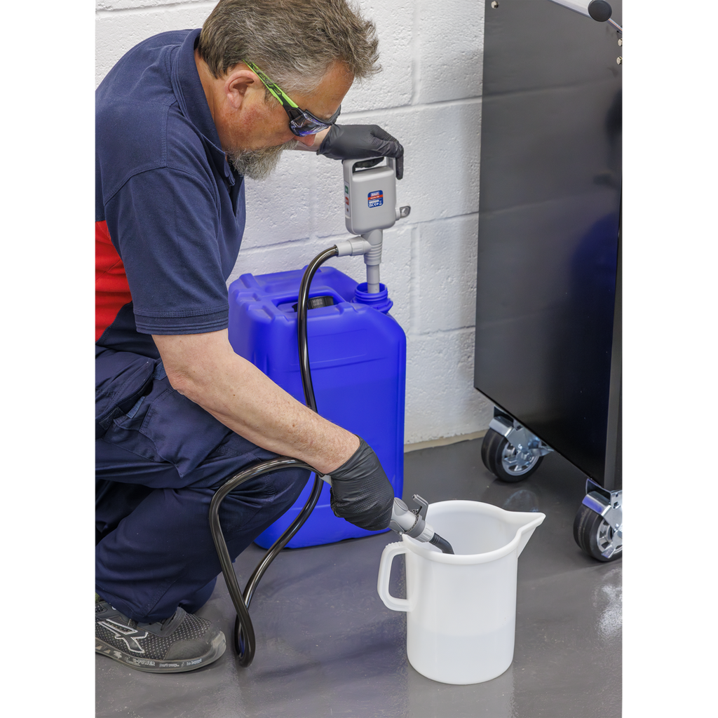 Battery Operated Fluid Transfer Pump with Nozzle TP81