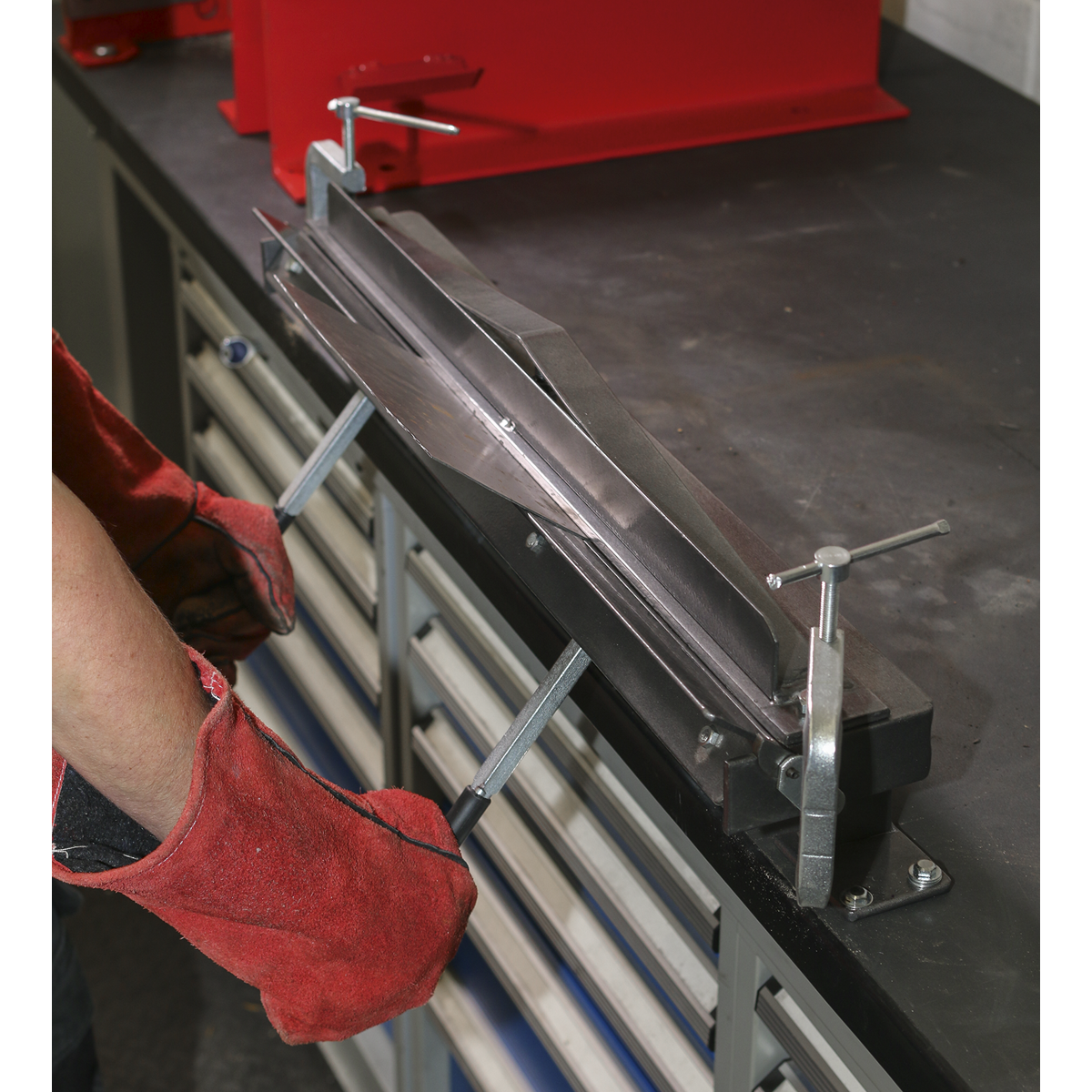 Vice/Bench Mounting Sheet Metal Folder 700mm TS01