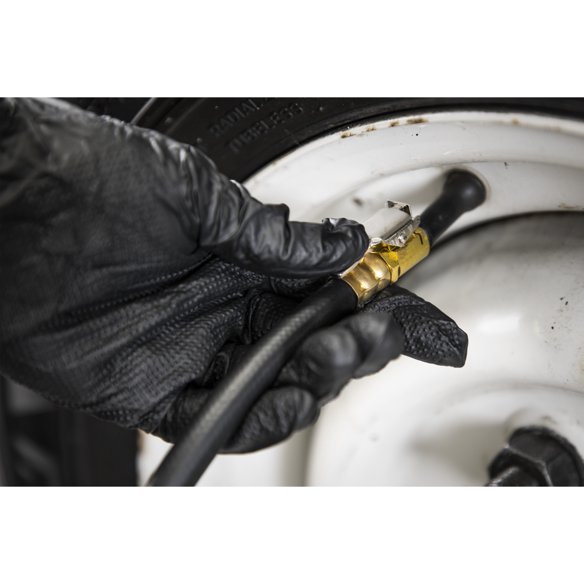 Tyre Pressure Gauge with Clip-On Chuck TST/PG6