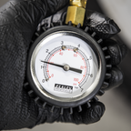 Tyre Pressure Gauge with Clip-On Chuck TST/PG6