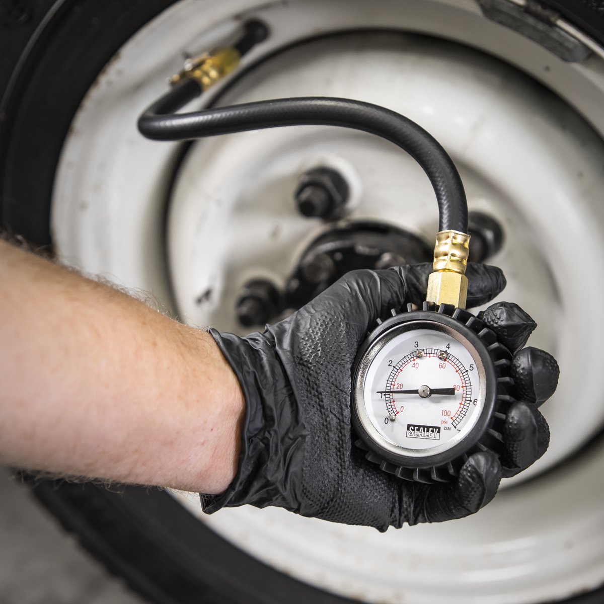 Tyre Pressure Gauge with Clip-On Chuck TST/PG6