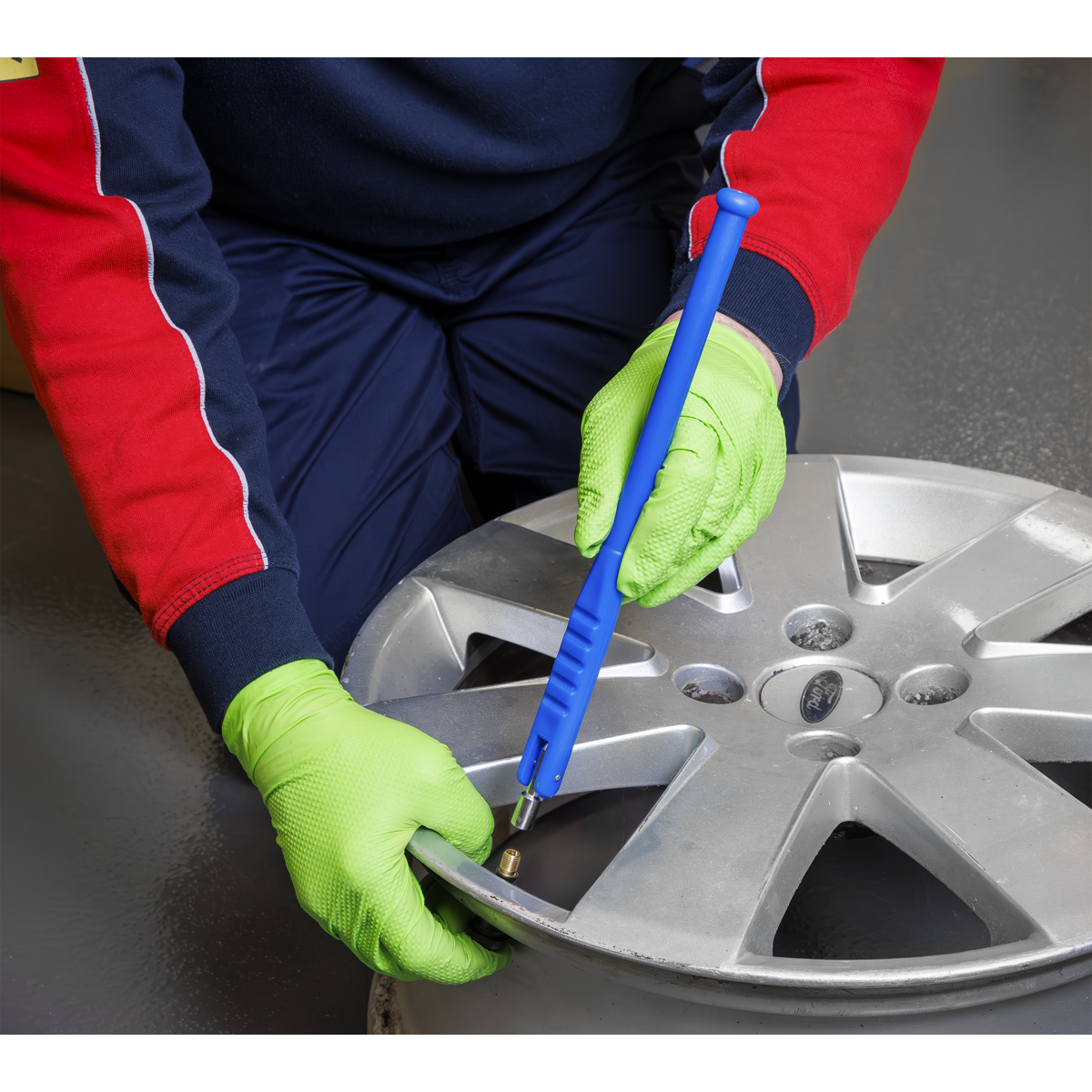 Alloy Rim Tyre Valve Installer TST04