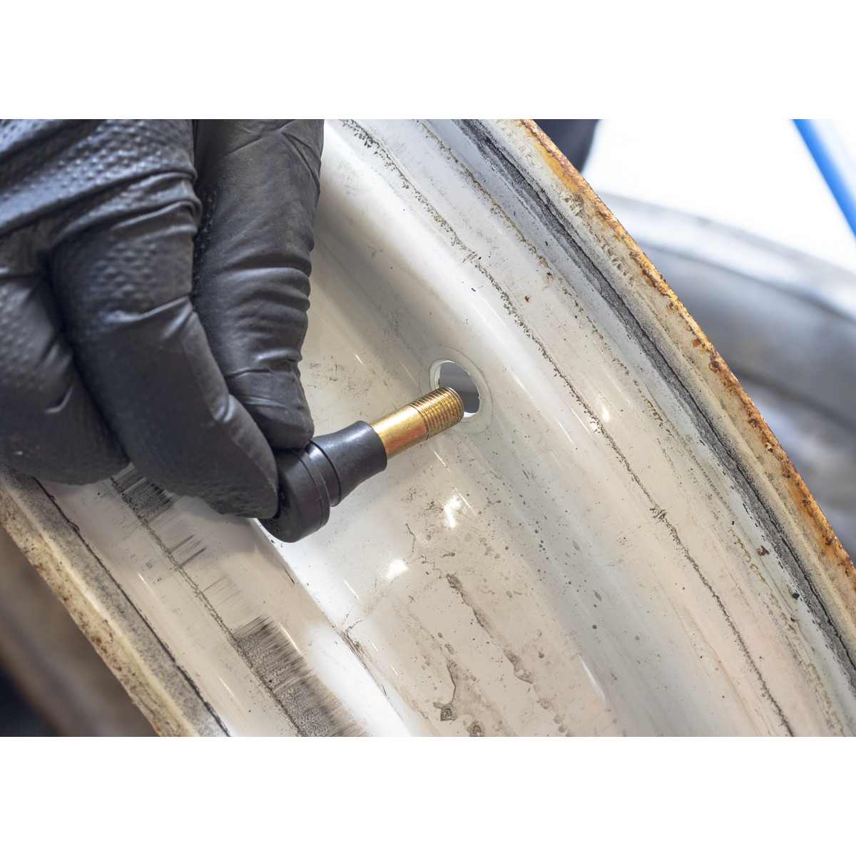 Snap-in Tubeless Tyre Valve, Type TR413 - Pack of 100 TV413