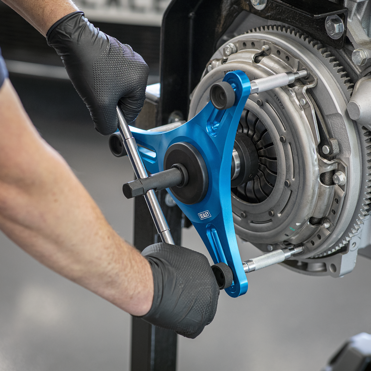 Self-Adjusting Clutch Tool VS011