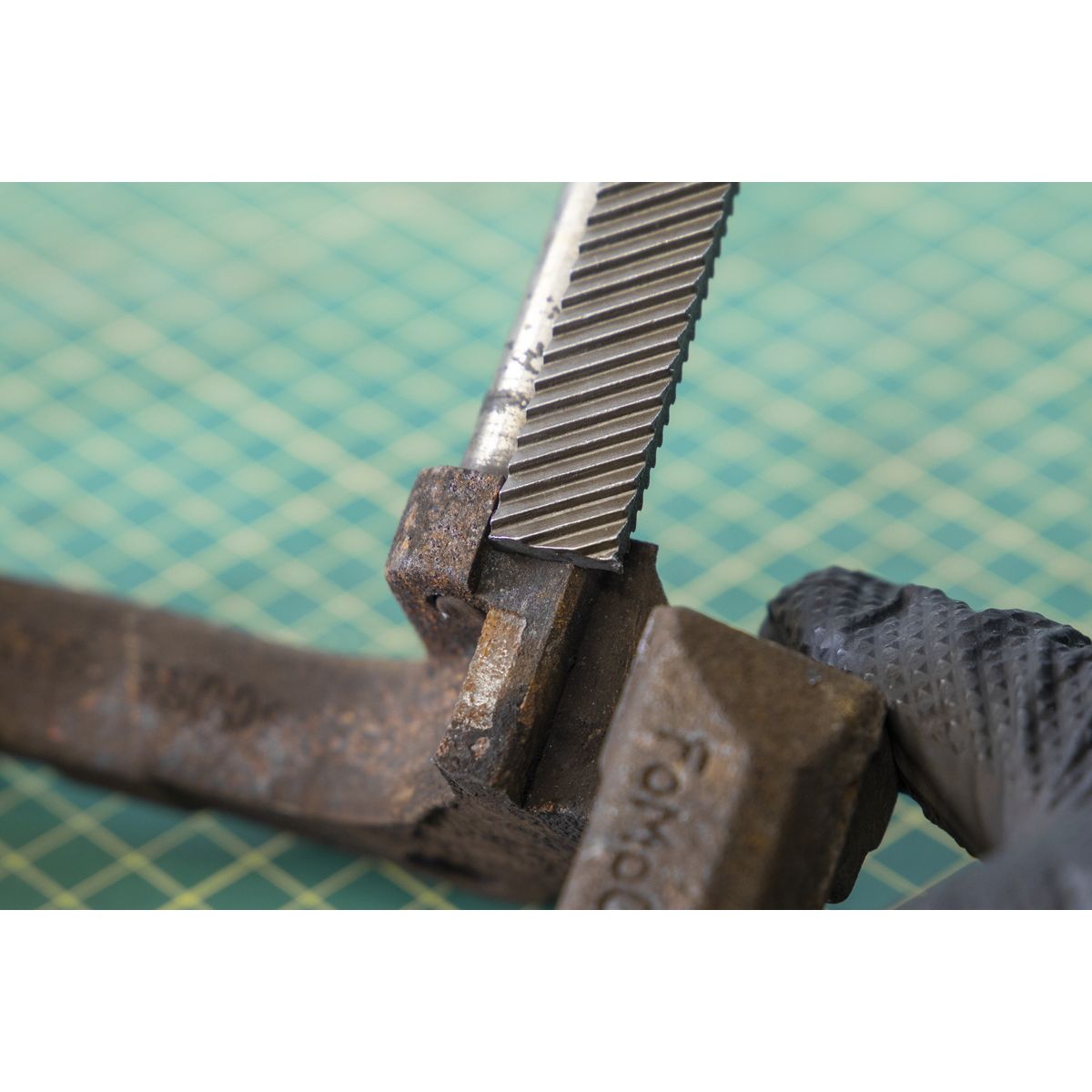 Caliper Cleaning File VS0391
