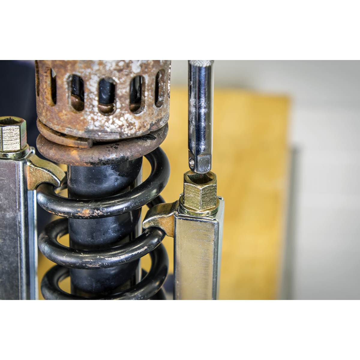 Motorcycle Coil Spring Compressor VS1824