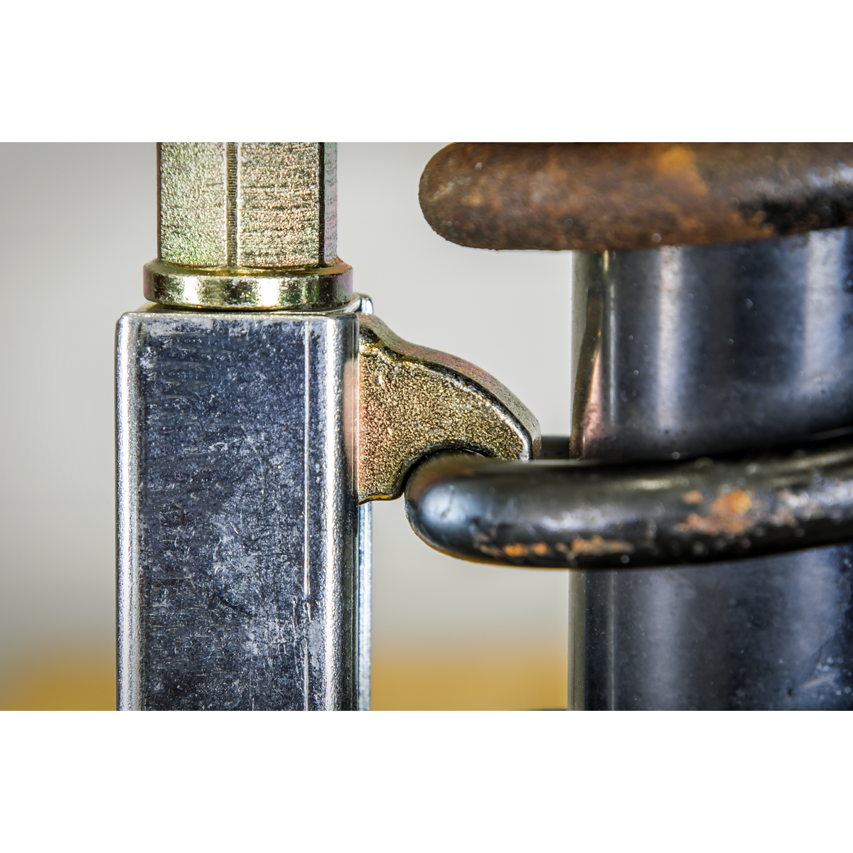 Motorcycle Coil Spring Compressor VS1824