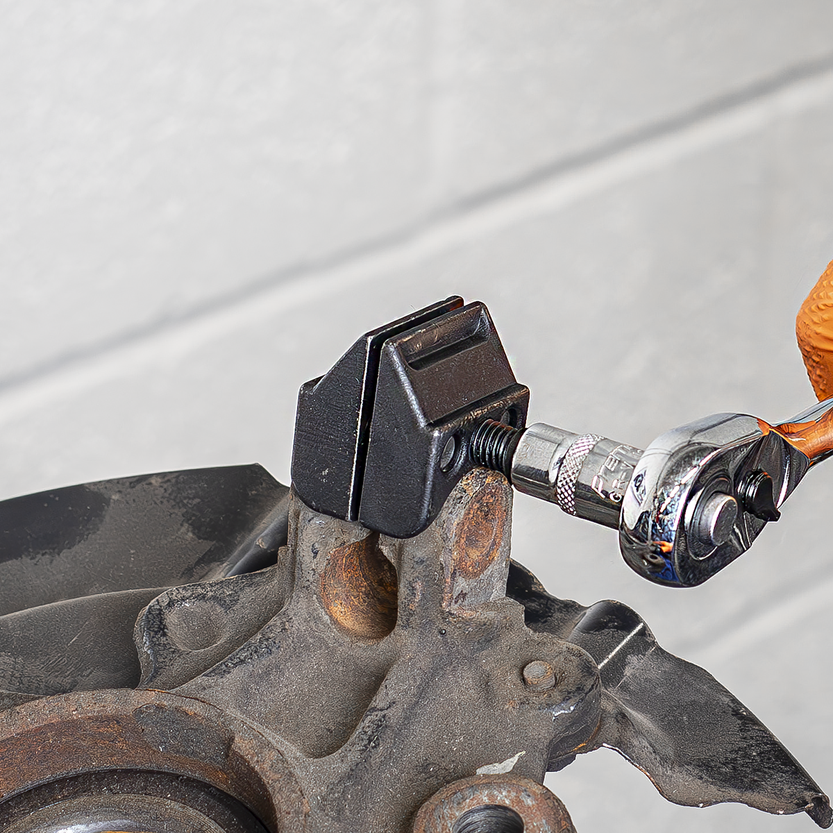 Suspension Split Hub & Ball Joint Spreader VS393