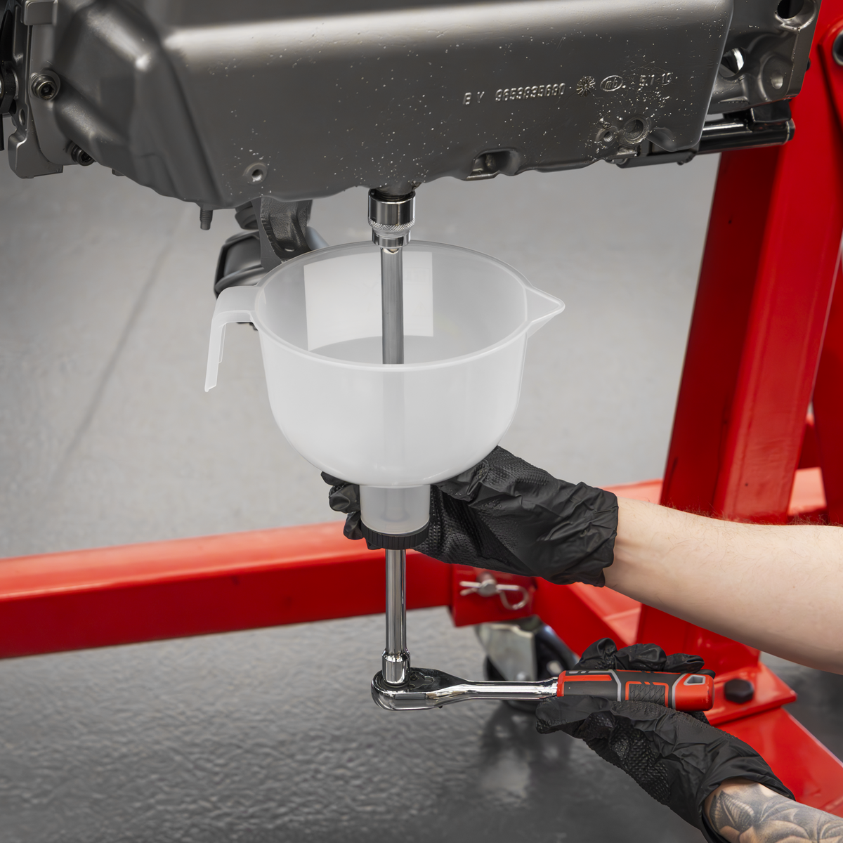 Oil Capture Extension Funnel Set VS409