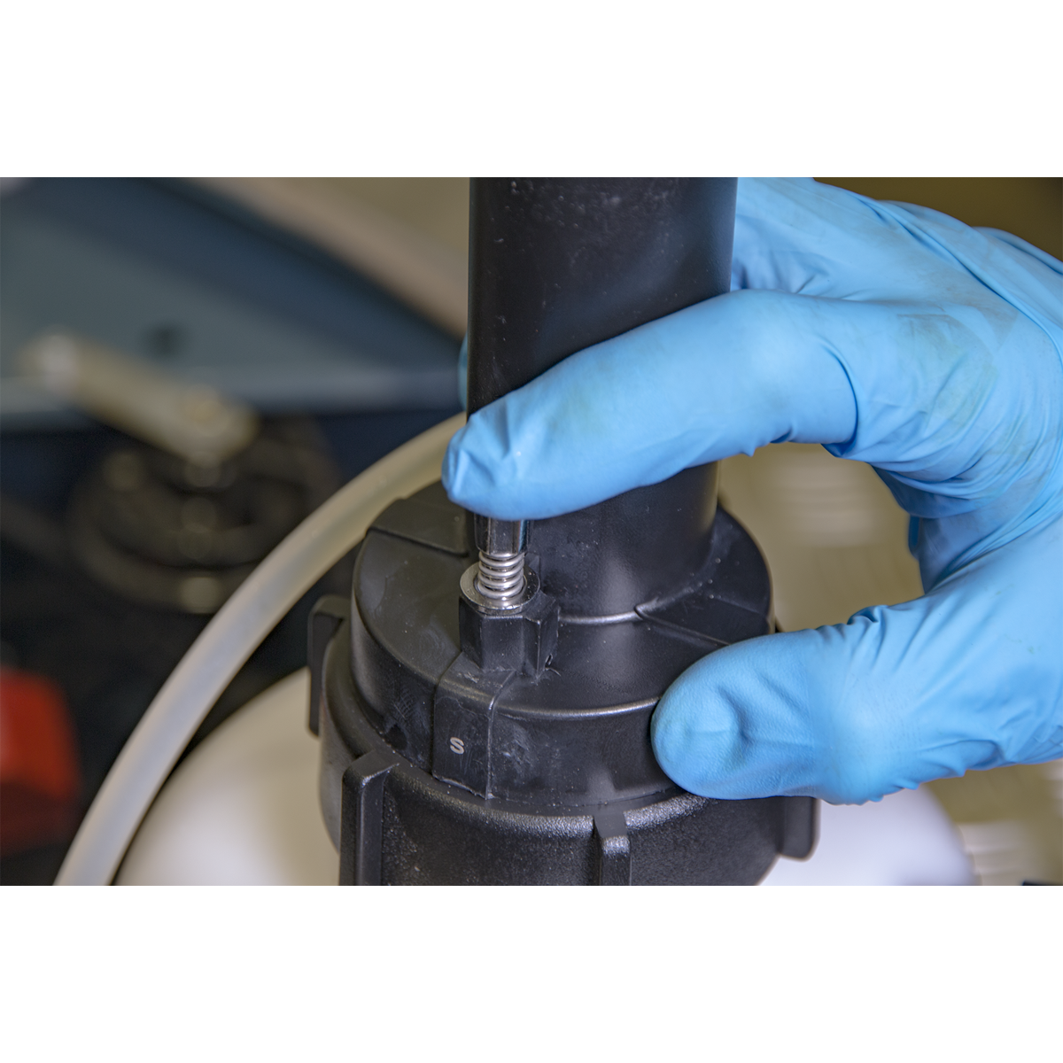 Brake & Clutch Bleeding System 2.5L VS820