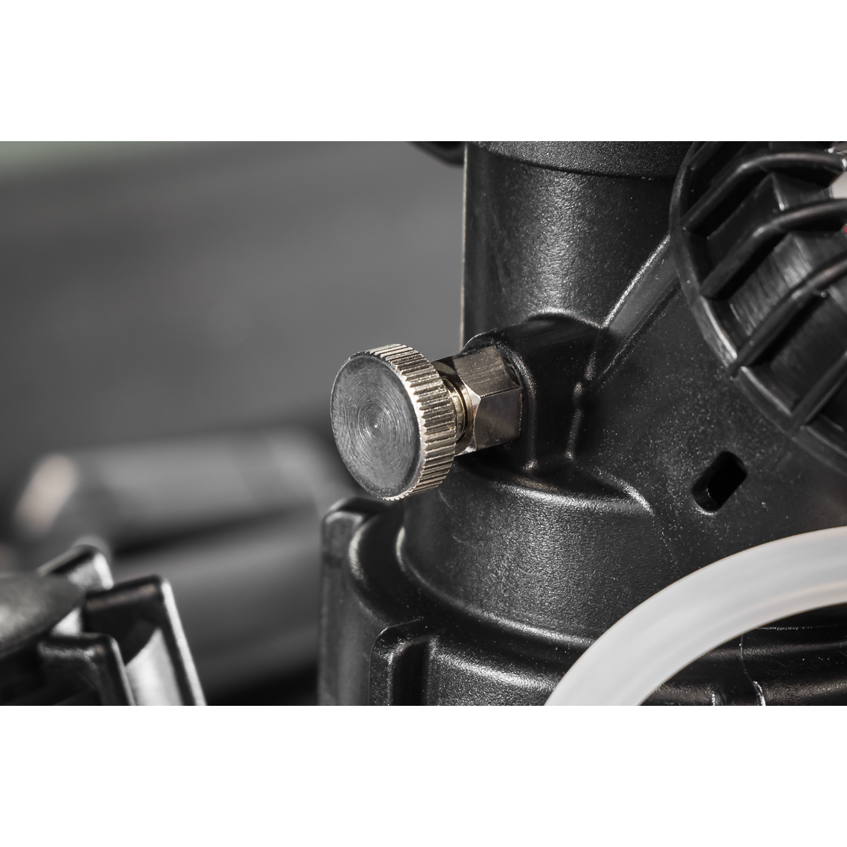 Brake & Clutch Bleeding System 2.5L VS820