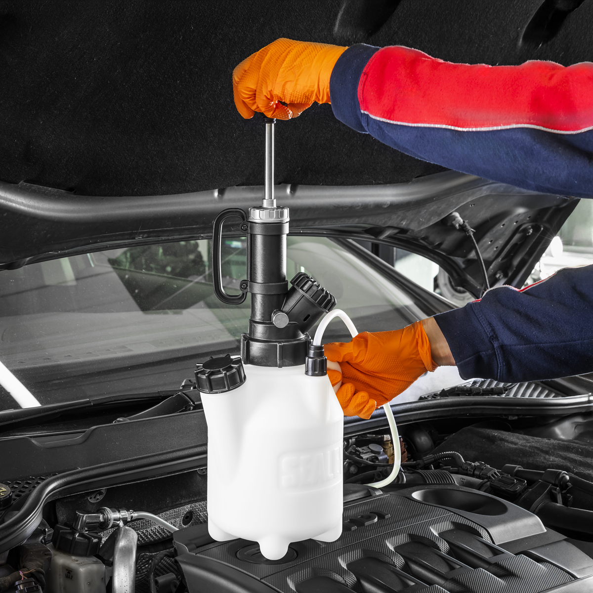 Brake & Clutch Bleeding System 2.5L VS820