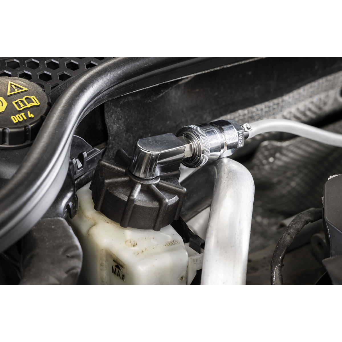 Brake & Clutch Bleeding System 2.5L VS820
