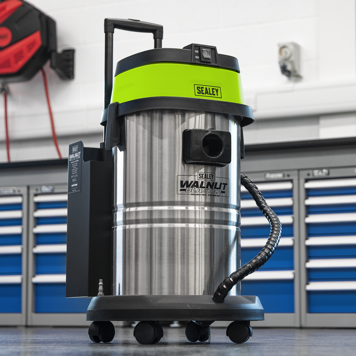 Walnut Blaster 30L Capacity VSWB30