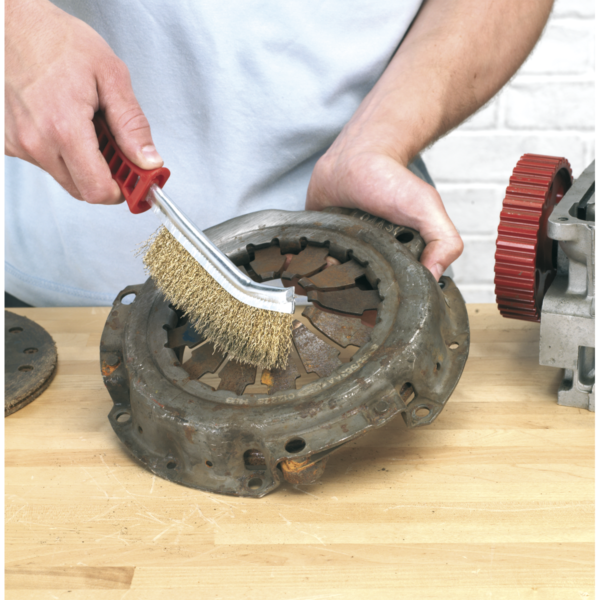 Wire Brush Brassed Steel with Plastic Handle WB05/R