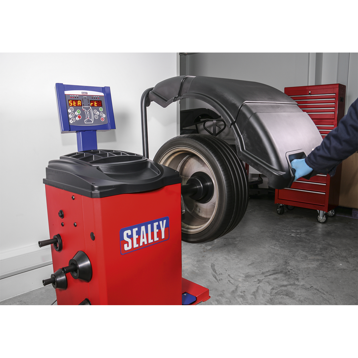 Semi-Automatic Wheel Balancer WB10