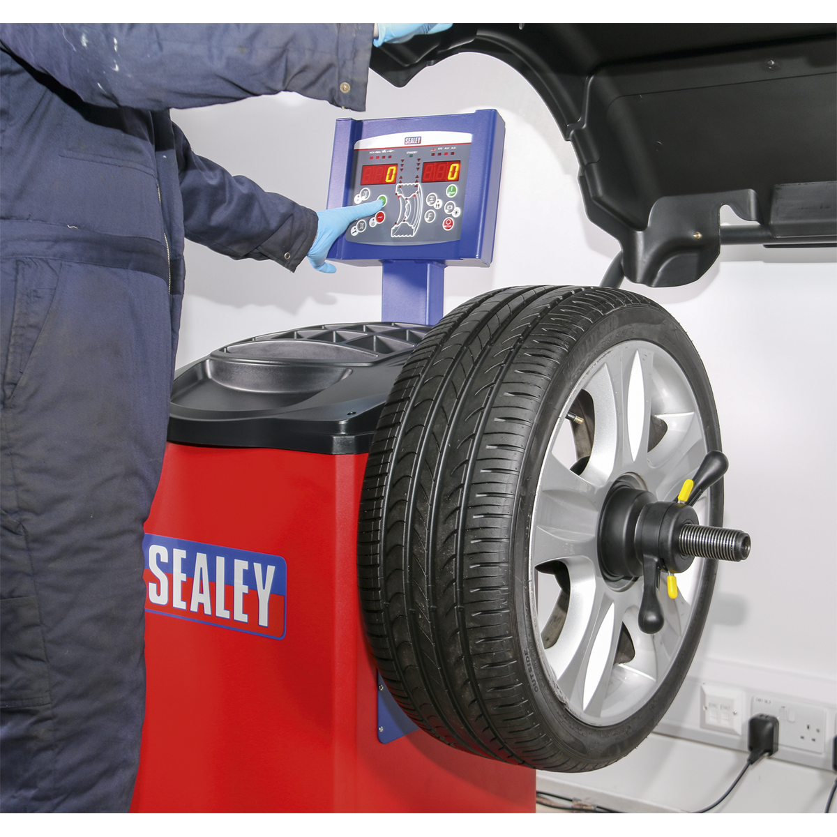 Semi-Automatic Wheel Balancer WB10