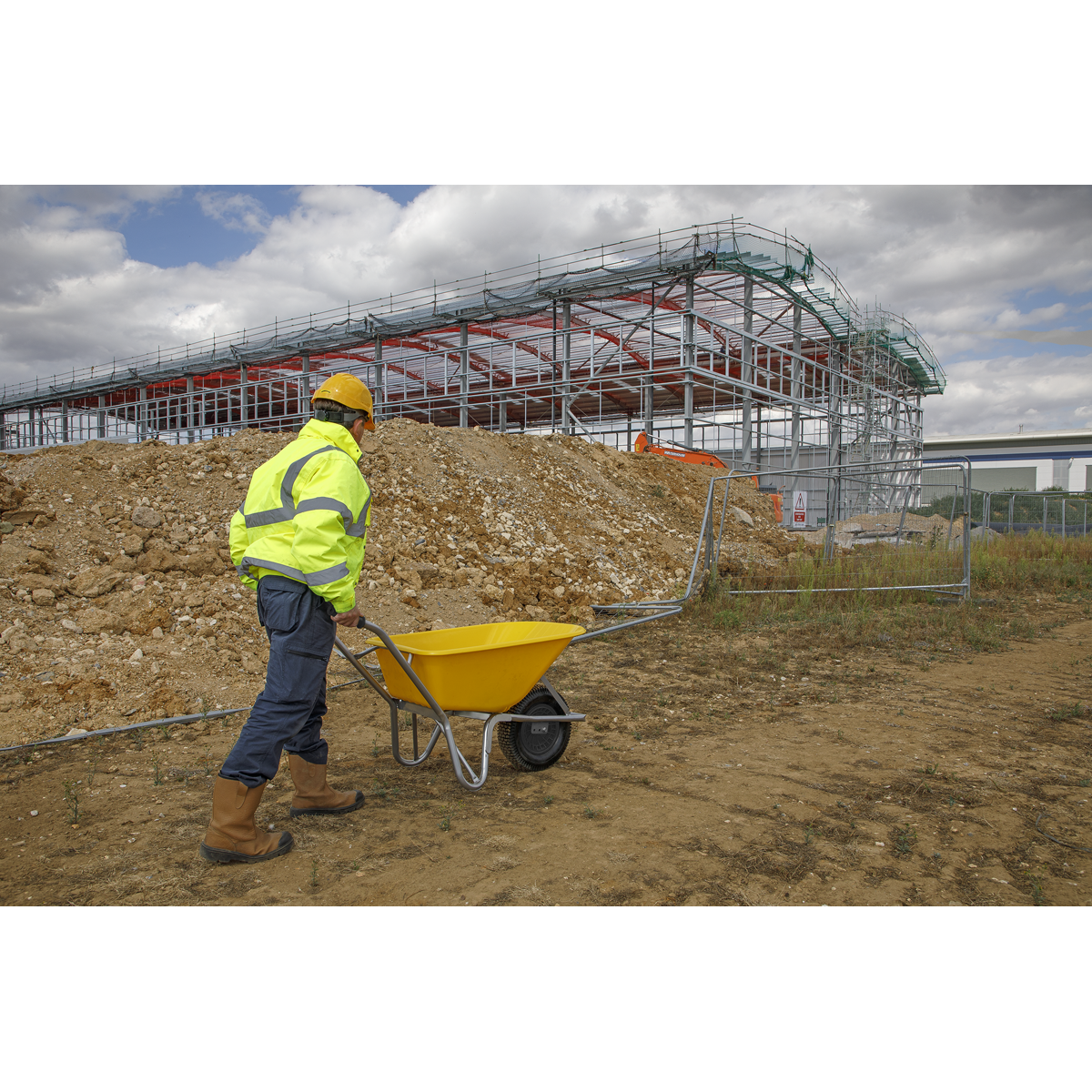 Heavy-Duty Wheelbarrow 100L WBR01