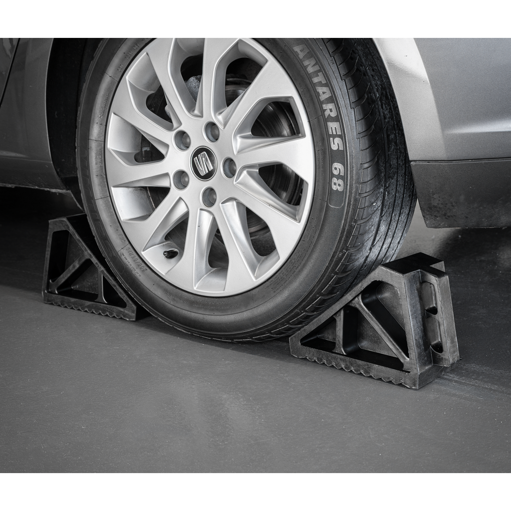 Rubber Wheel Chocks - Pair WC02