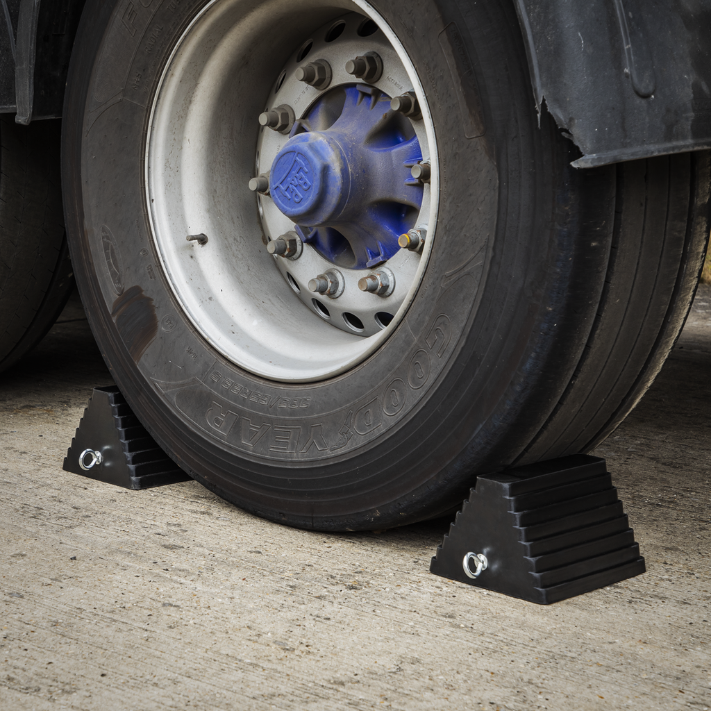 Rubber Wheel Chock 3.8kg - Single WC03