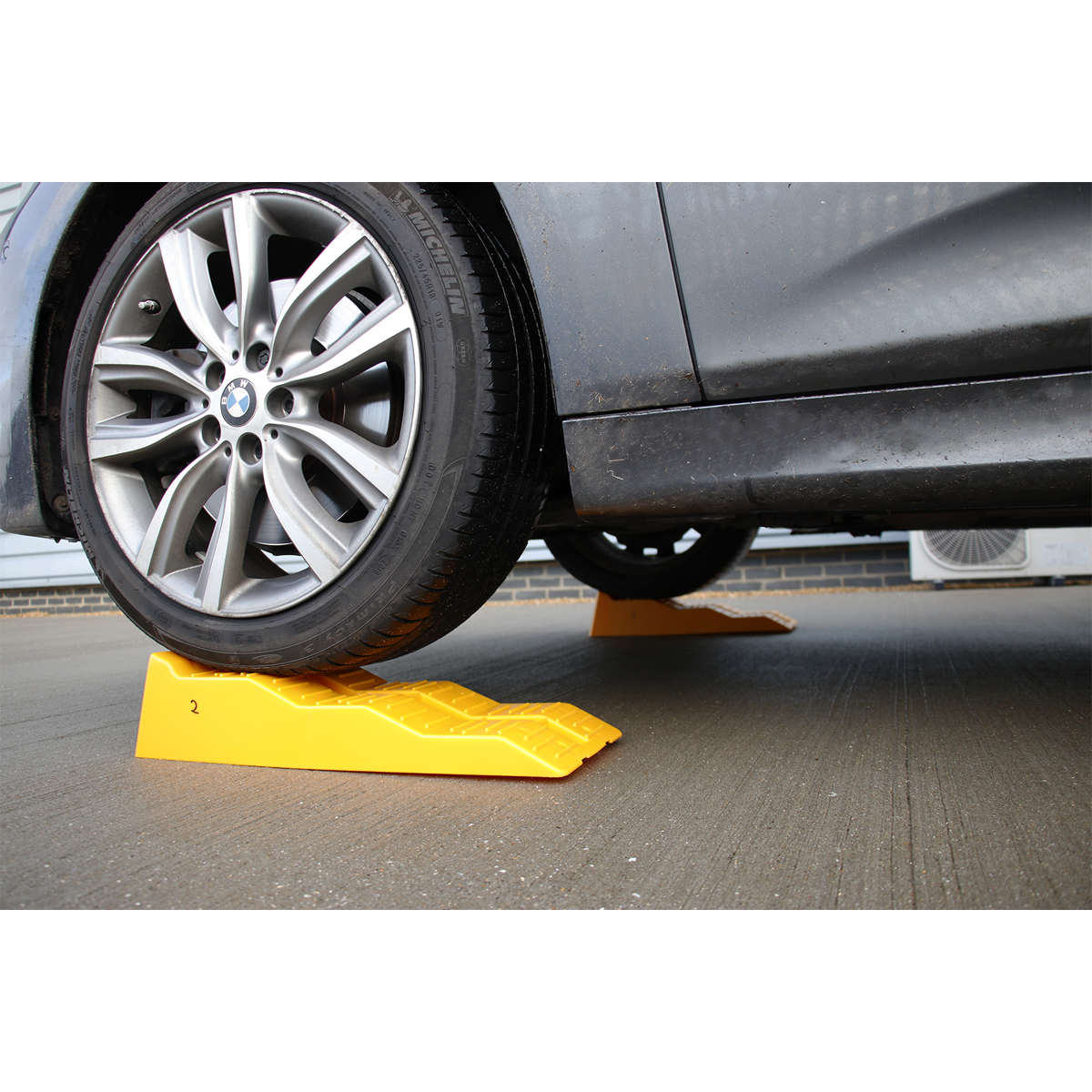 Levelling Ramps - 3-Stage 2.5 Tonne Capacity per Ramp 5 Tonne Capacity per Pair WL301