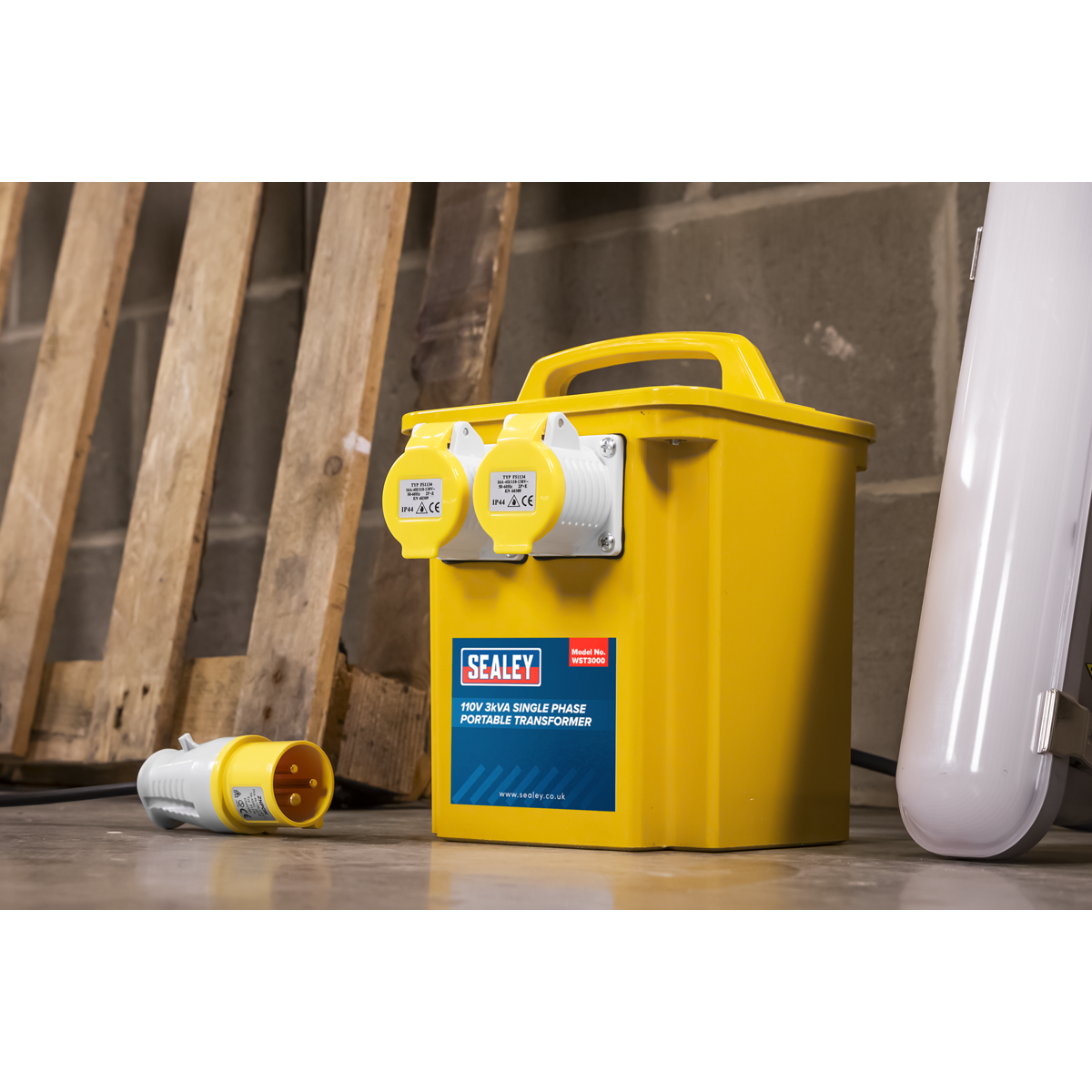 Portable Transformer 3000VA WST3000