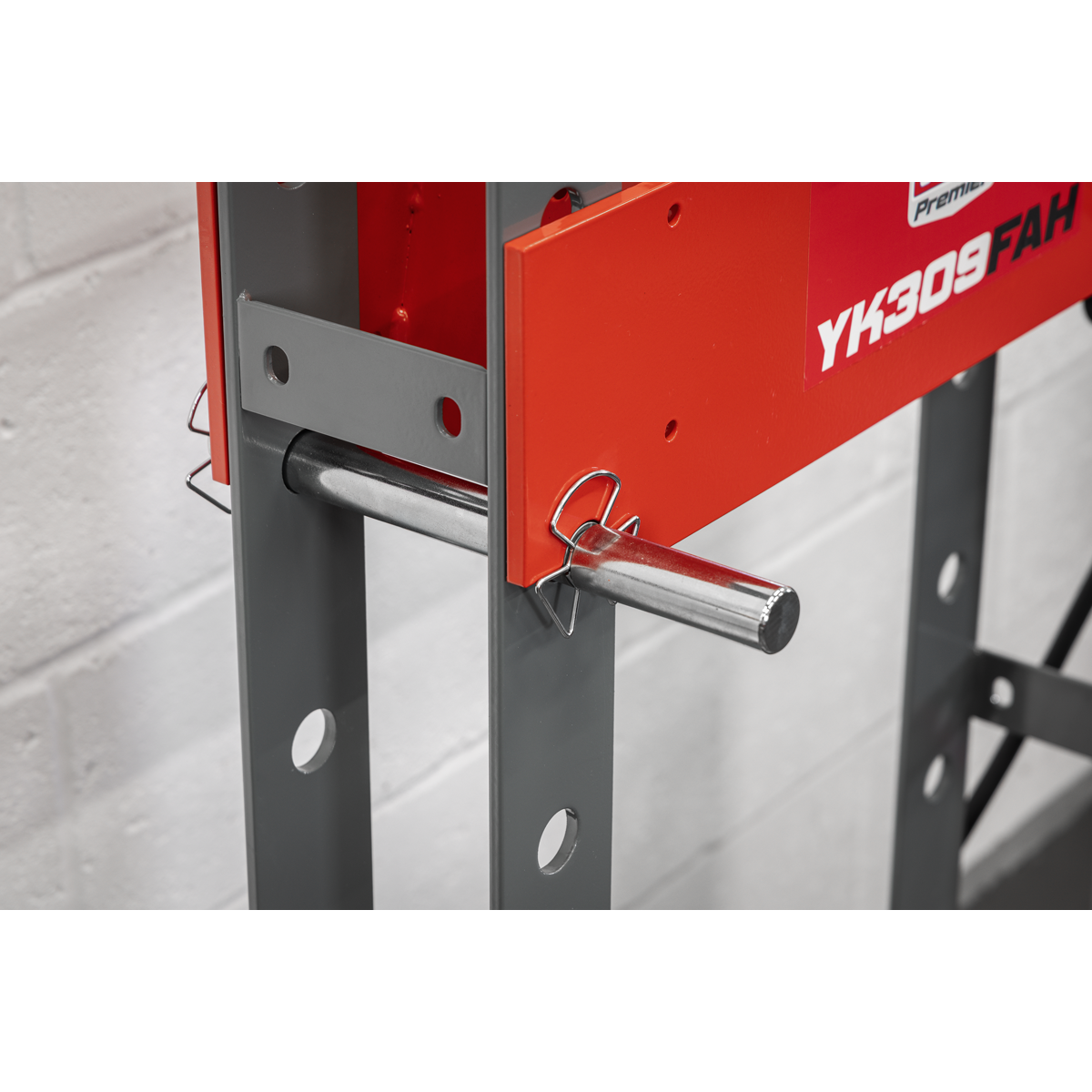 Heavy-Duty Air/Hydraulic Floor Type Press with Foot Pedal 30 Tonne YK309FAH