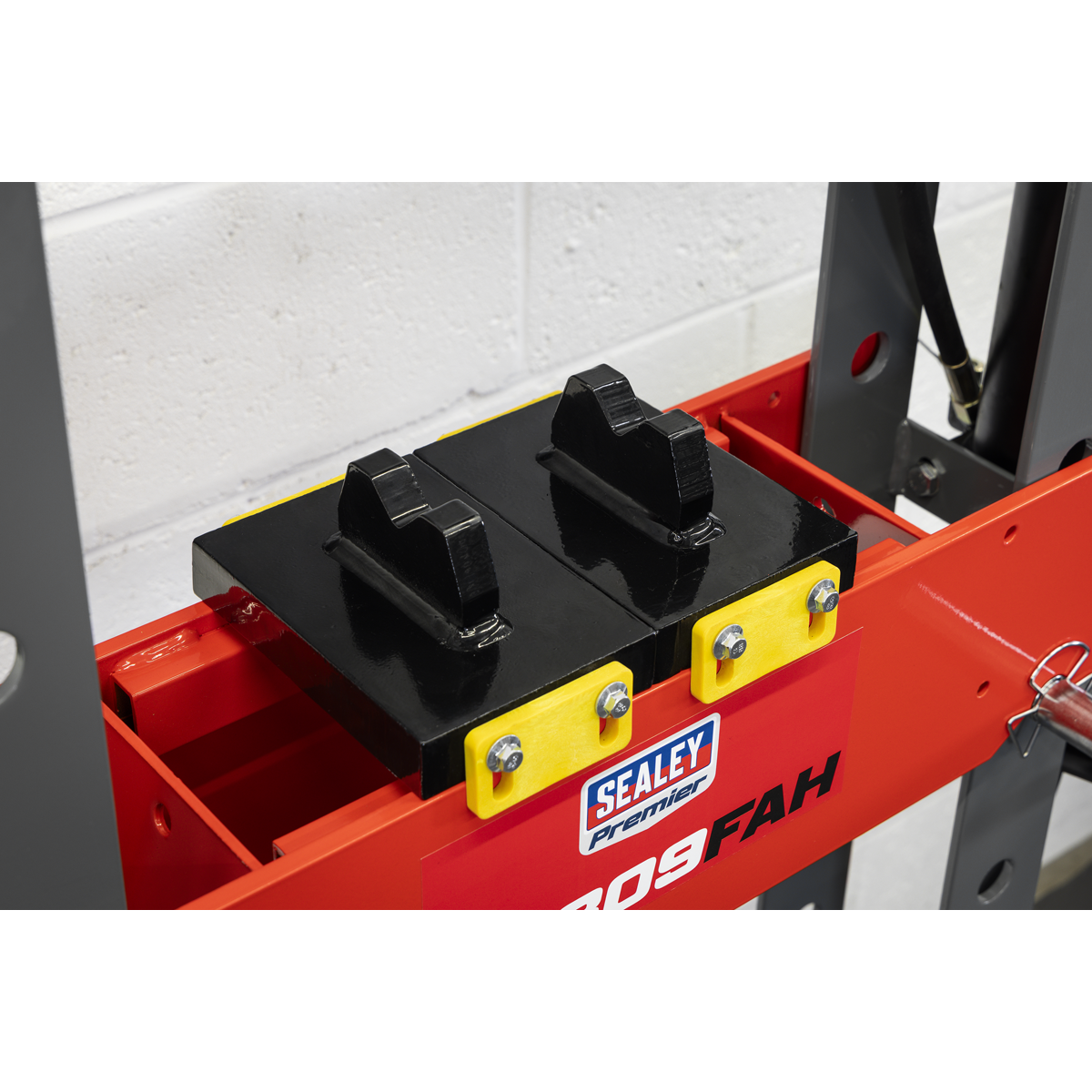 Heavy-Duty Air/Hydraulic Floor Type Press with Foot Pedal 30 Tonne YK309FAH